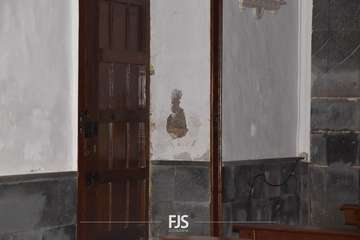 Humedades que presenta el templo neoclásico de Los Llanos/Francisco Javier Santana.